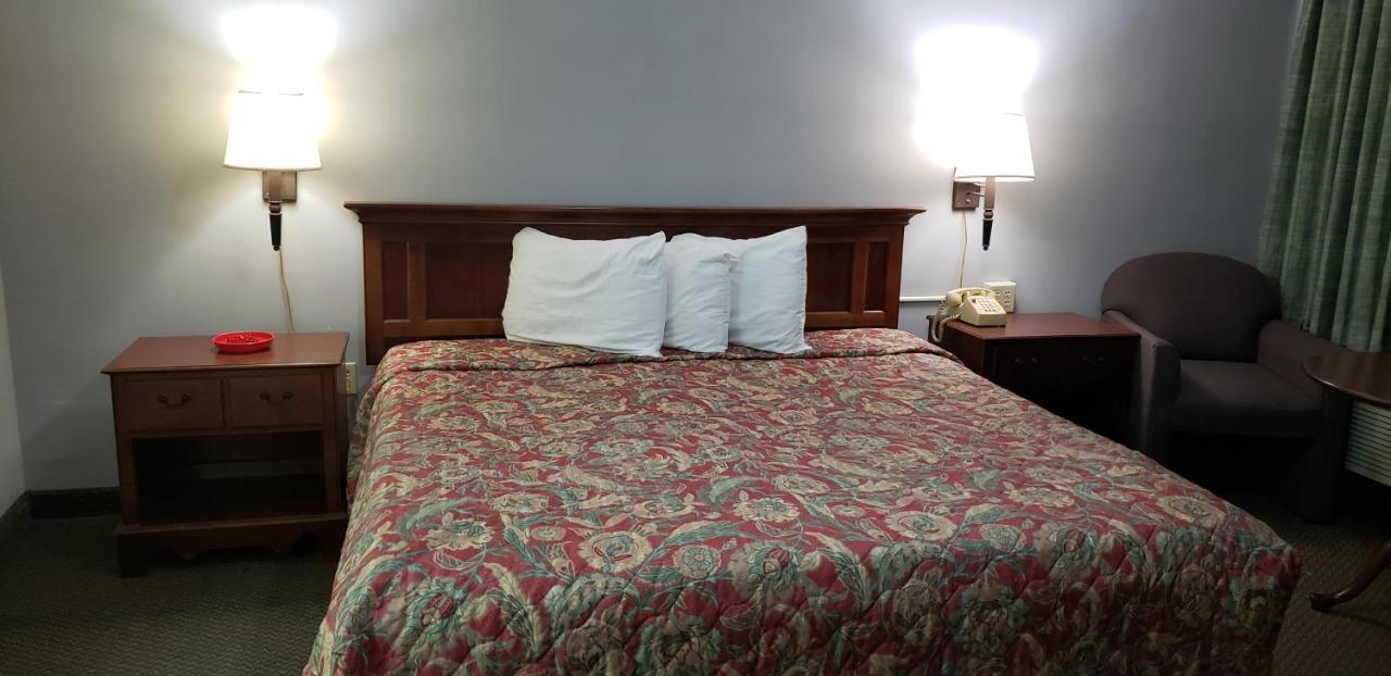 יוריקה ספרינגס Swiss Village Inn מראה חיצוני תמונה